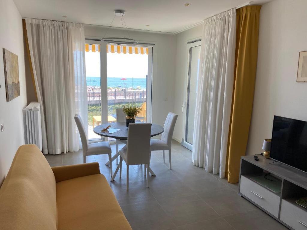 Nuovo Residence Serenissima Frontemare - Agenzia Cocal Caorle Exterior foto